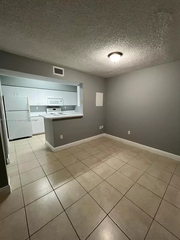 Miami, FL 33193,15221 SW 80 ST #308