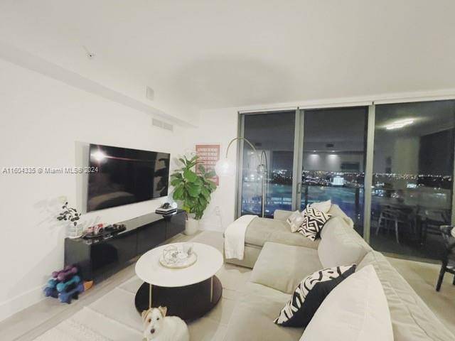 Miami, FL 33137,121 NE 34th St #1409