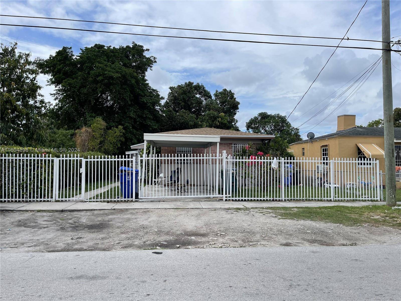 1320 NW 44th St, Miami, FL 33142