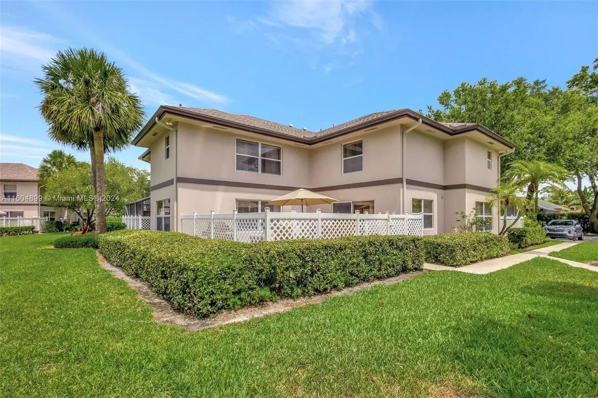 Royal Palm Beach, FL 33411,12 Amherst Ct #C