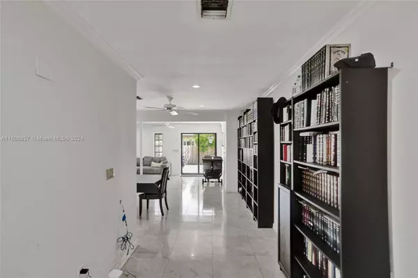 North Miami Beach, FL 33162,1225 NE 176th St