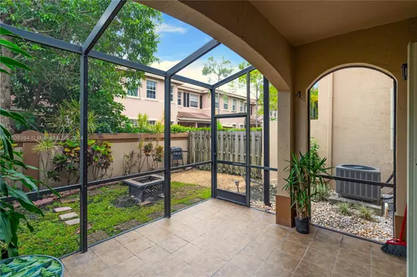 Sunrise, FL 33326,202 Riverwalk Cir #202