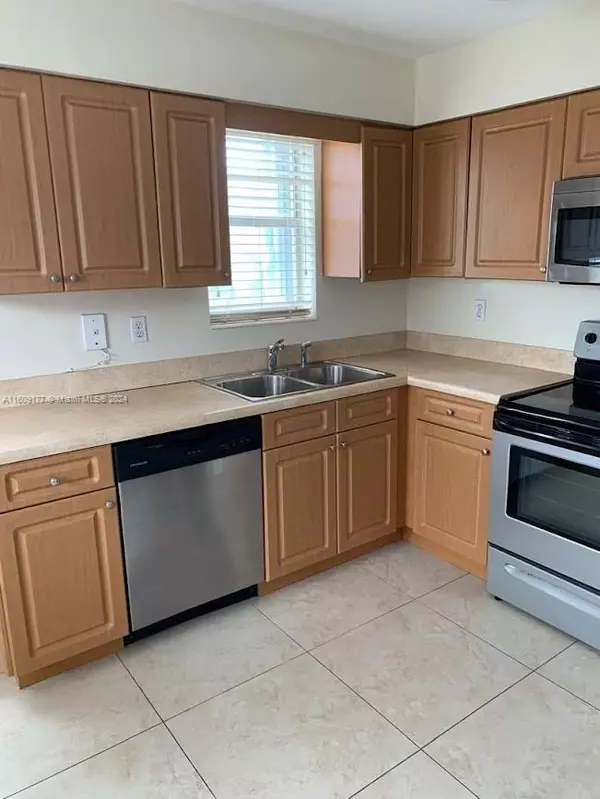 Hollywood, FL 33020,2200 Taylor St #202