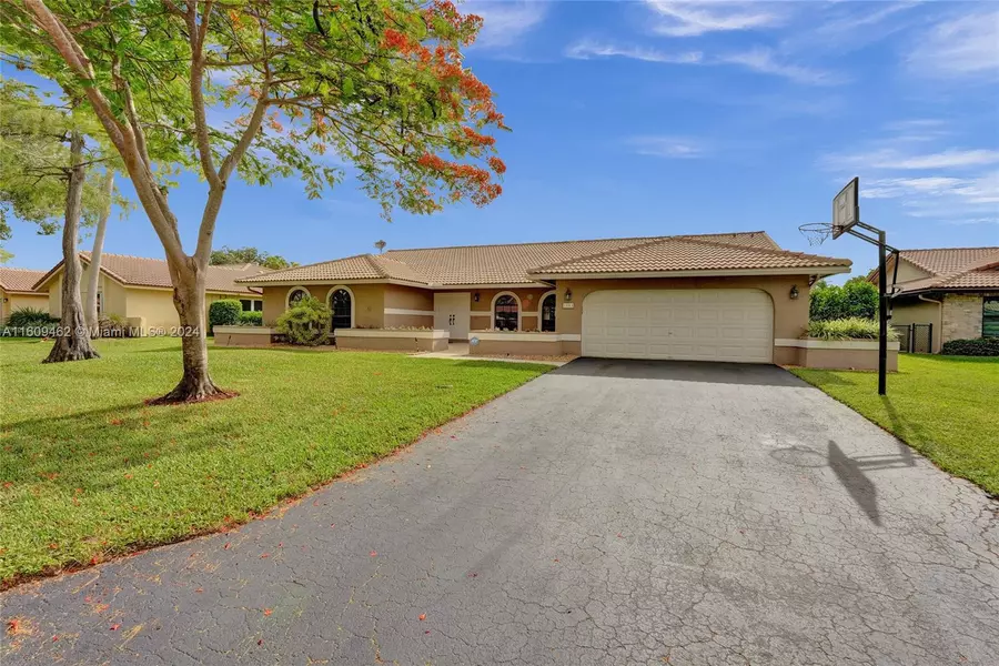 5081 NW 86th Way, Coral Springs, FL 33067