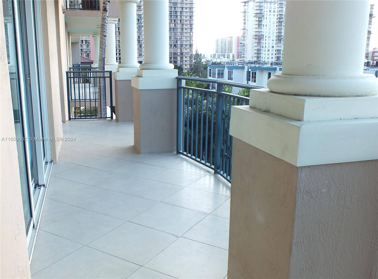 Sunny Isles Beach, FL 33160,17555 Atlantic Blvd #606