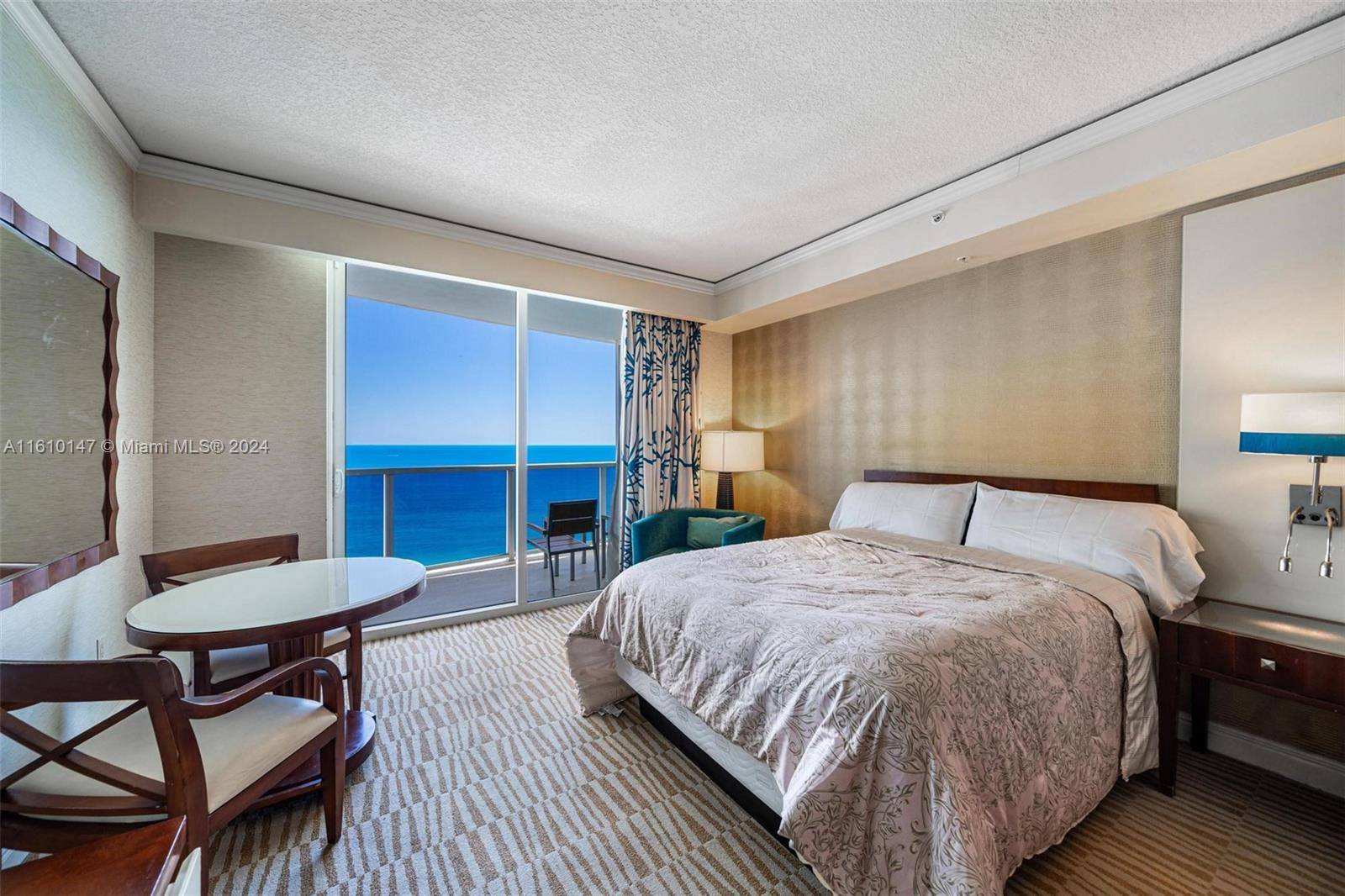 Sunny Isles Beach, FL 33160,18001 Collins Ave #3006