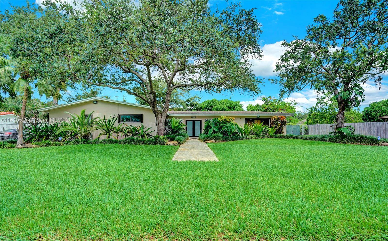 Palmetto Bay, FL 33158,14320 SW 86th Ave