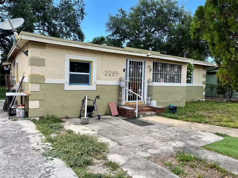 2285 NW 102nd St, Miami, FL 33147