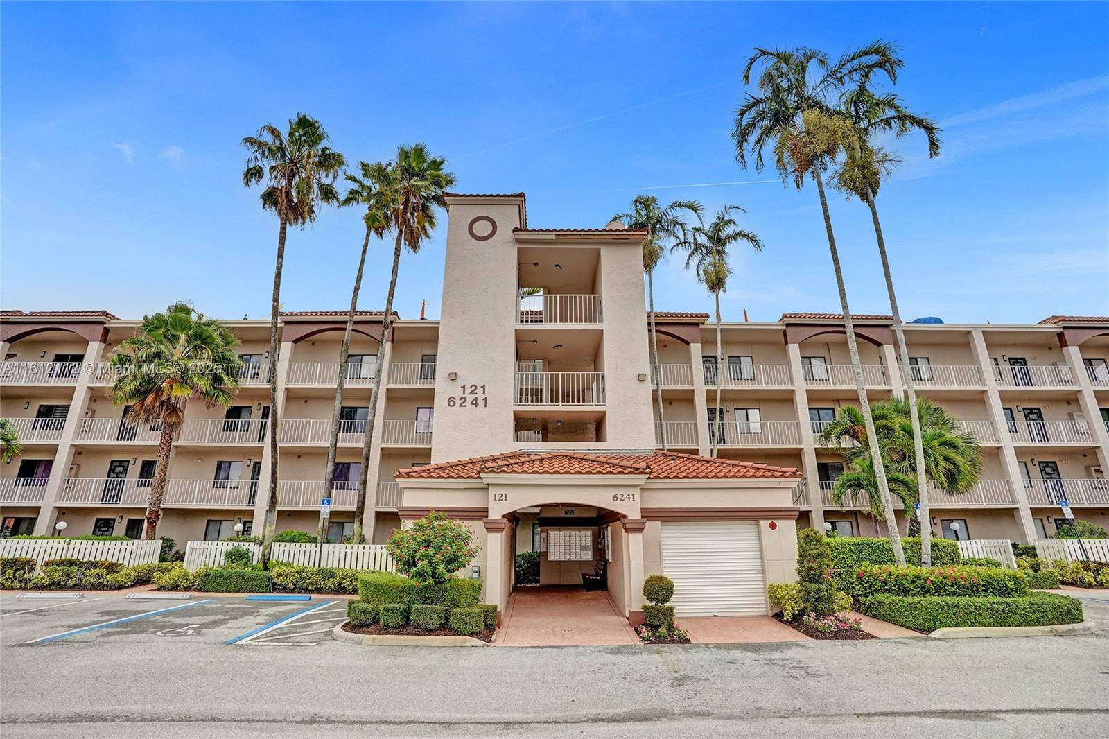 6241 Pointe Regal Cir #103, Delray Beach, FL 33484
