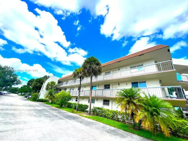 7500 NW 17th St #102,  Plantation,  FL 33313