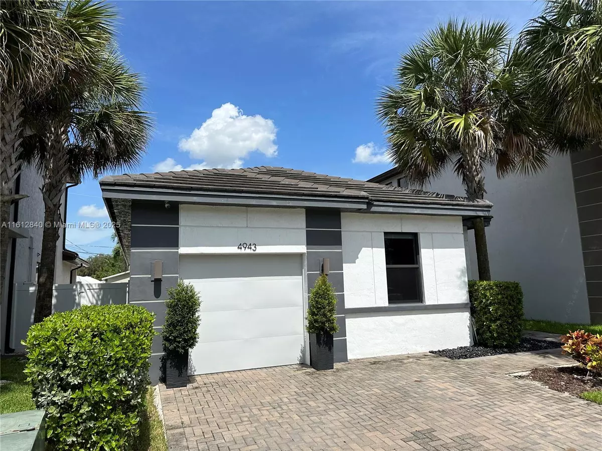 Dania Beach, FL 33312,4943 Whispering Way