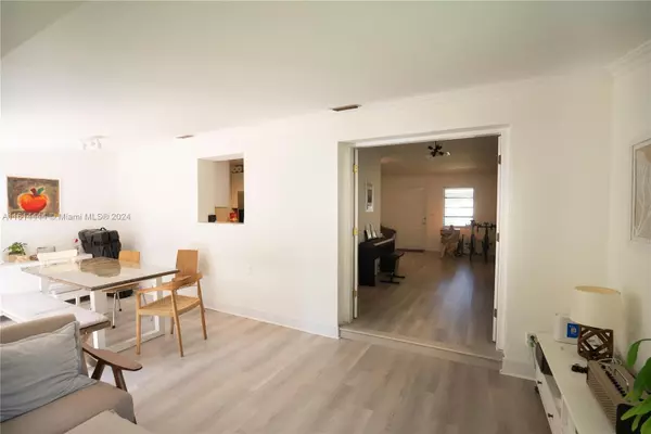 Key Biscayne, FL 33149,785 Fernwood Rd