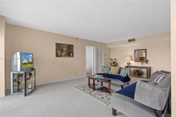 Aventura, FL 33160,18181 NE 31st Ct #2202