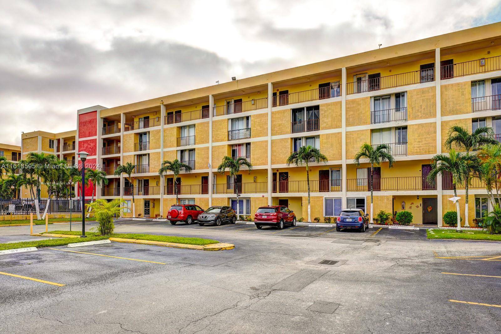9250 Fontainebleau Blvd #206, Miami, FL 33172