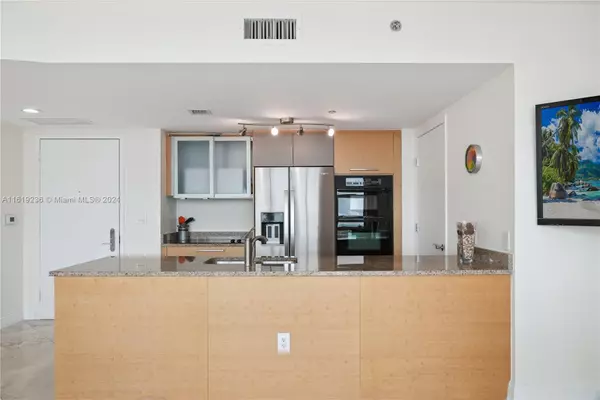 Hallandale Beach, FL 33009,1830 S Ocean Dr #3107