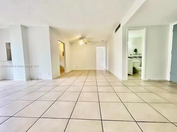 Sunny Isles Beach, FL 33160,17011 N Bay Rd #407