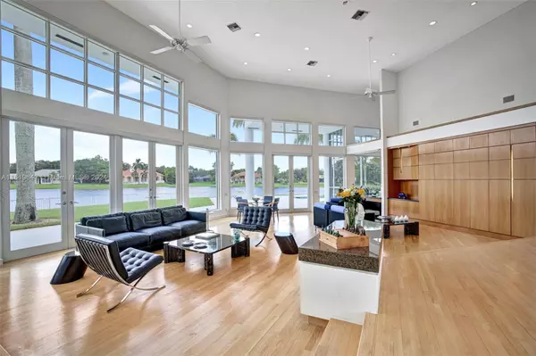 Weston, FL 33331,2940 Surrey Ln