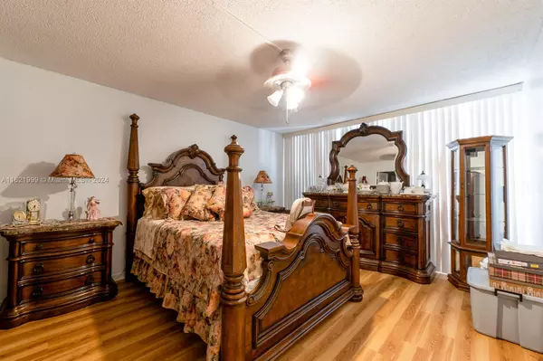 Lauderhill, FL 33319,7001 Environ Blvd #208