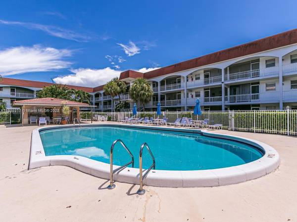 541 Blue Heron Dr #112,  Hallandale Beach,  FL 33009