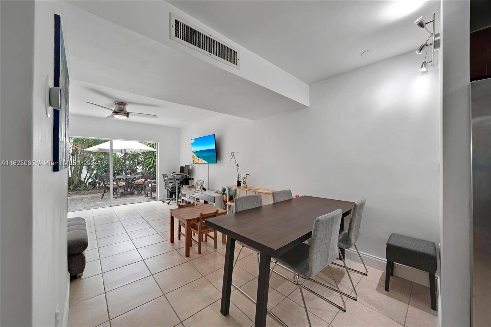 Oakland Park, FL 33311,803 W Oakland Park Blvd #A1