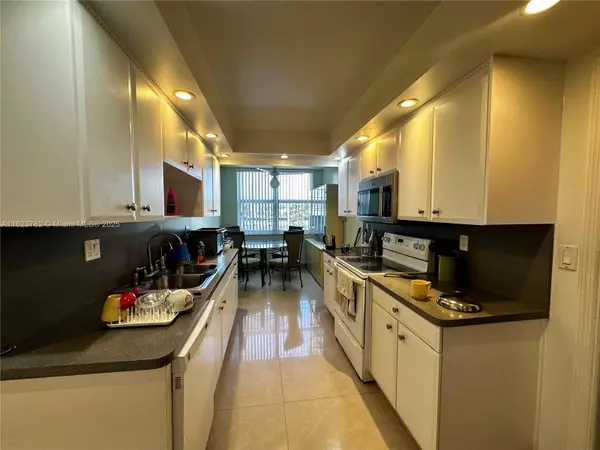 Hollywood, FL 33019,1501 S Ocean Dr #201