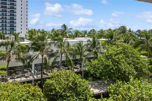 Miami Beach, FL 33139,2201 Collins Ave #327