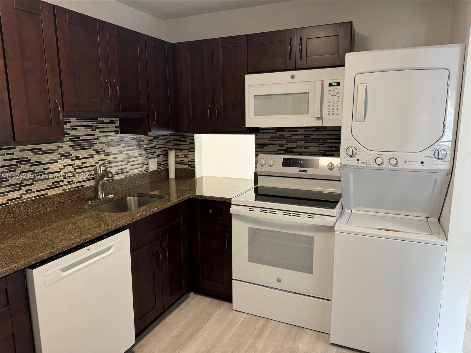 Lake Worth, FL 33467,4471 Luxemburg Court #103
