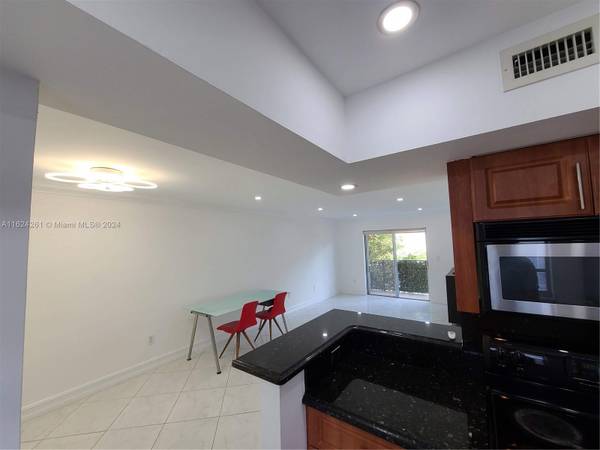 750 Michigan Ave #203, Miami Beach, FL 33139