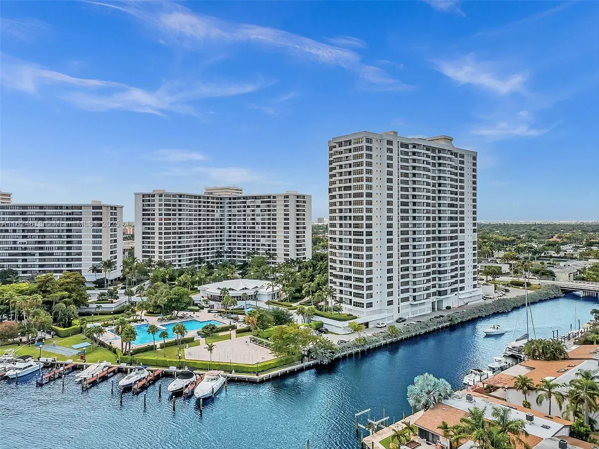 Hallandale Beach, FL 33009,2500 Parkview Dr #2415