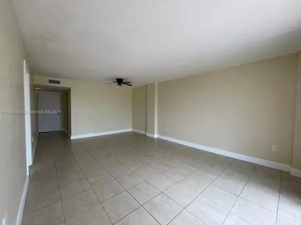 Miami, FL 33169,15600 NW 7th Ave #306