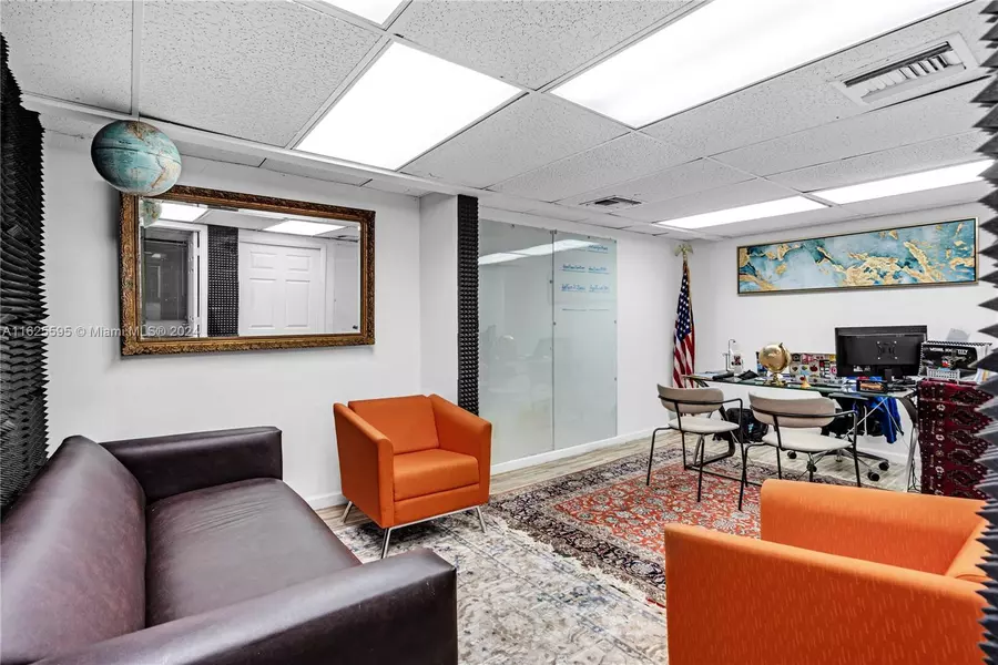 13499 Biscayne Blvd #CUM3, North Miami, FL 33181