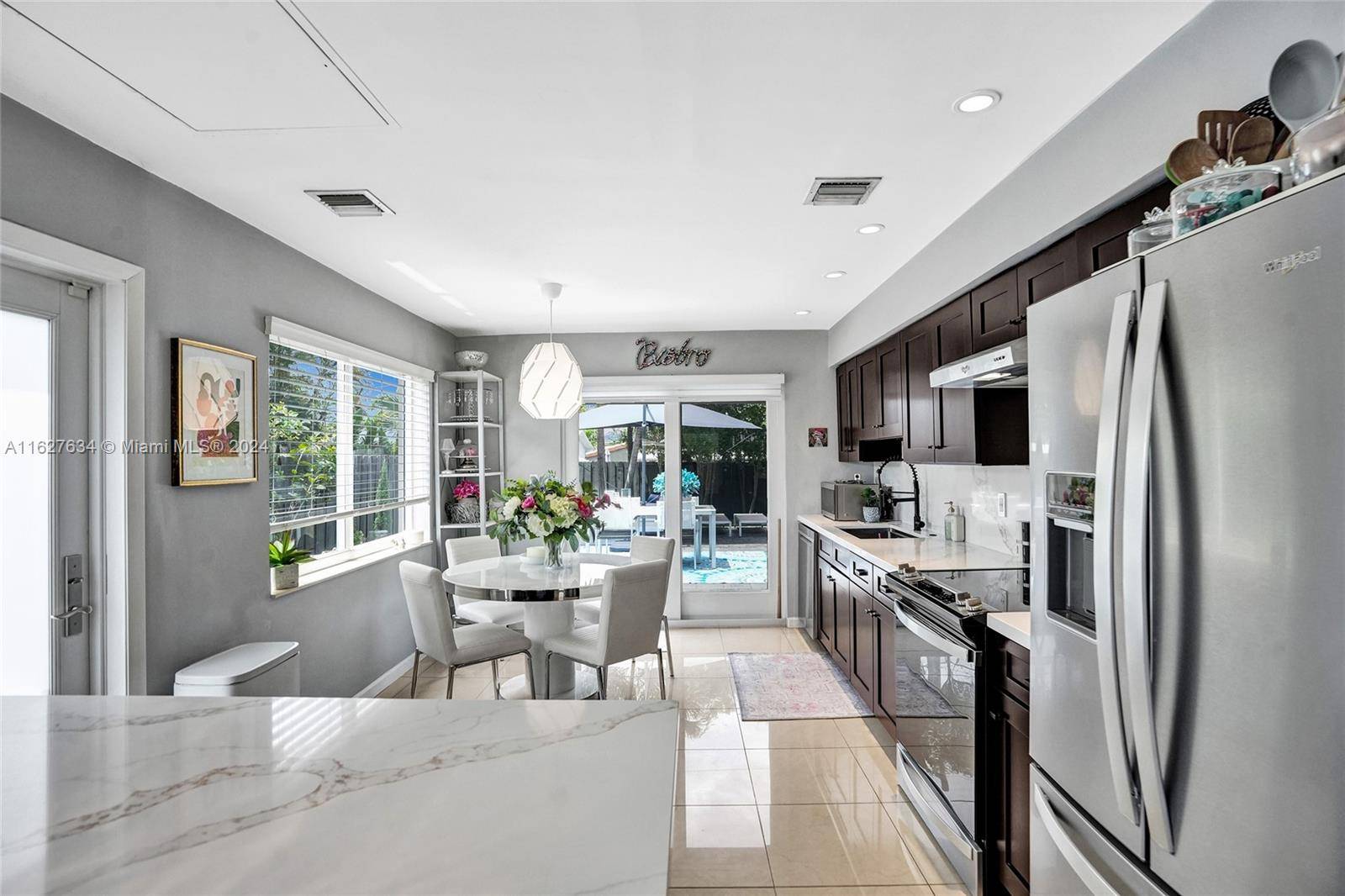 1001 NE 17th Ct, Fort Lauderdale, FL 33305