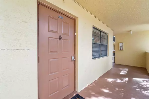 2029 Coral Ridge Dr #S207, Coral Springs, FL 33071