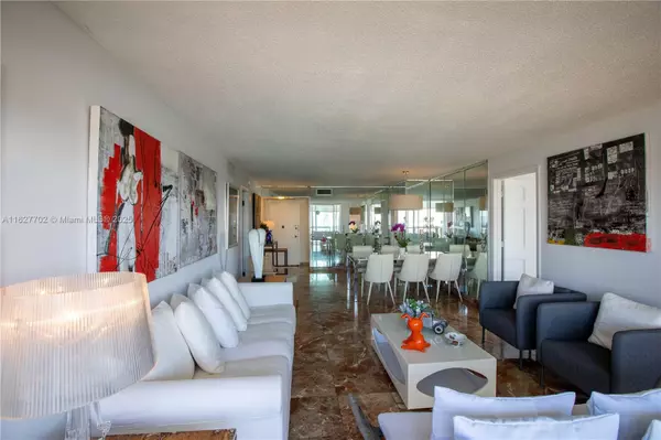 Miami Beach, FL 33140,6039 Collins Ave #1728