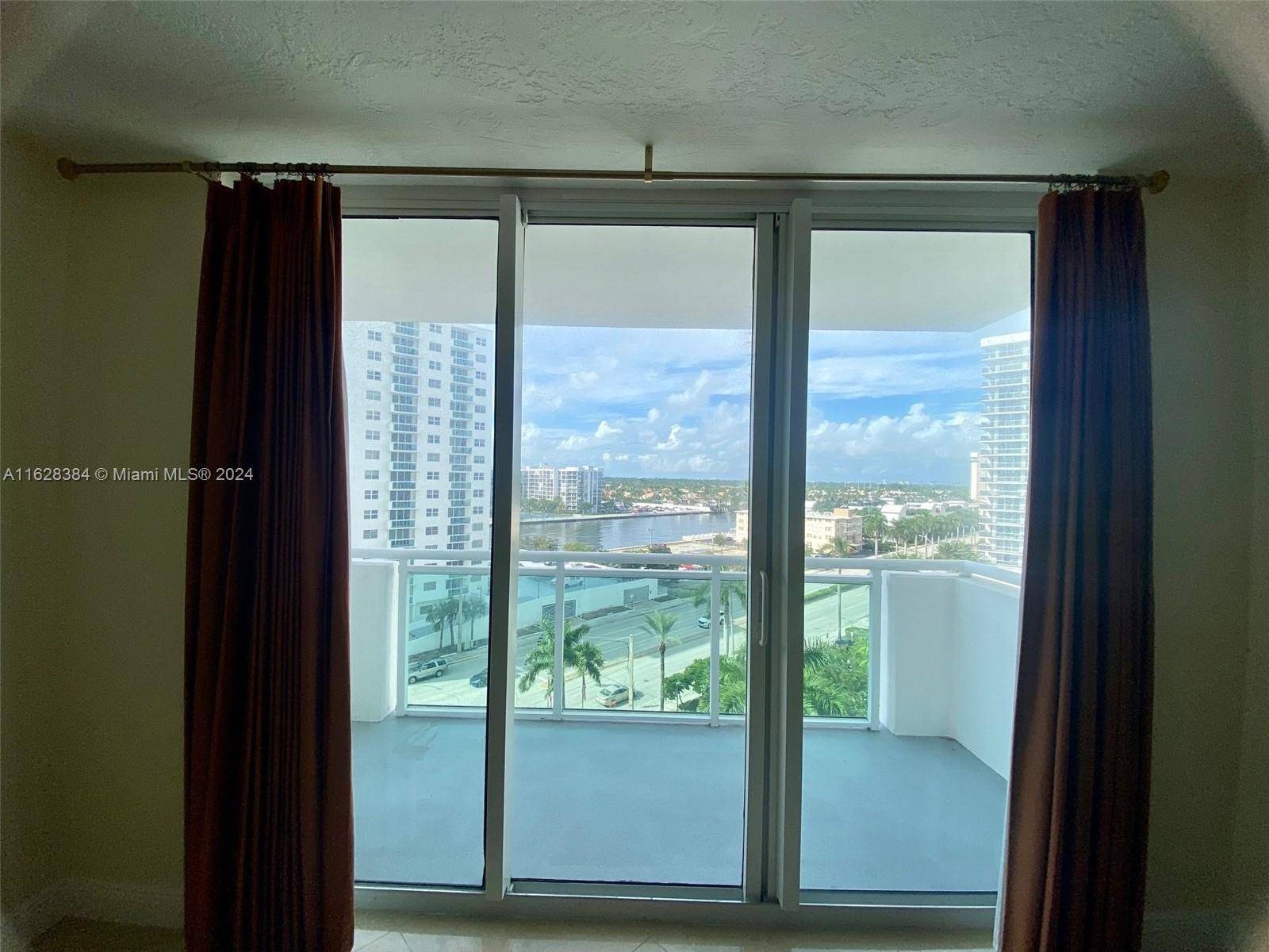 Hollywood, FL 33019,3001 S Ocean Dr #829
