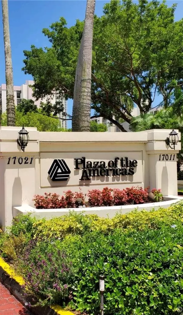 Sunny Isles Beach, FL 33160,17021 N Bay Rd #316