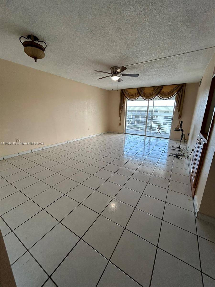 North Miami Beach, FL 33160,3600 NE 170th St #411