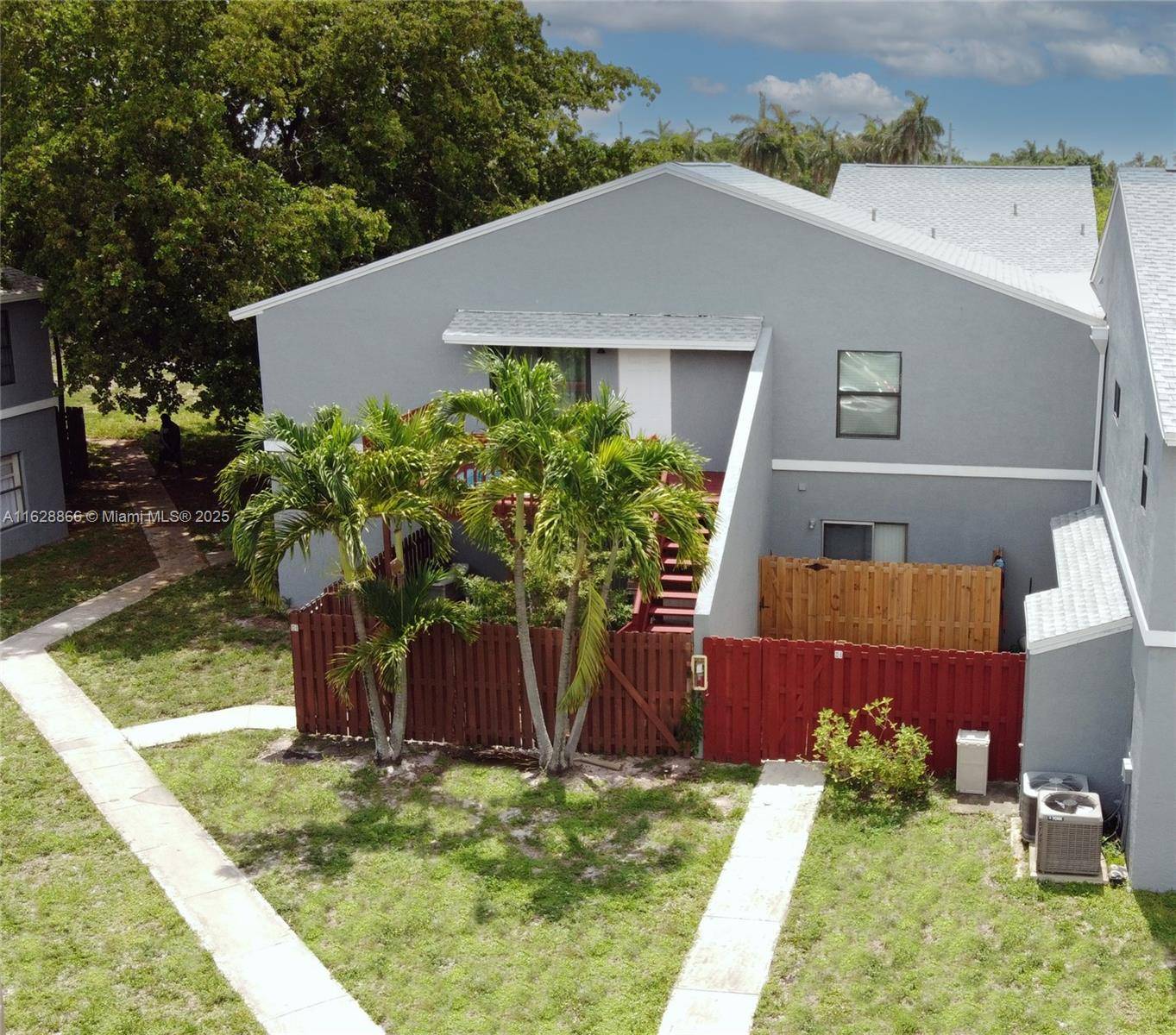 22 Crossings Cir #E, Boynton Beach, FL 33435
