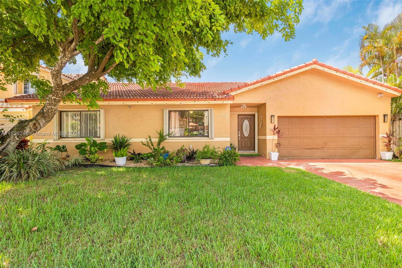 15986 SW 109th St, Miami, FL 33196
