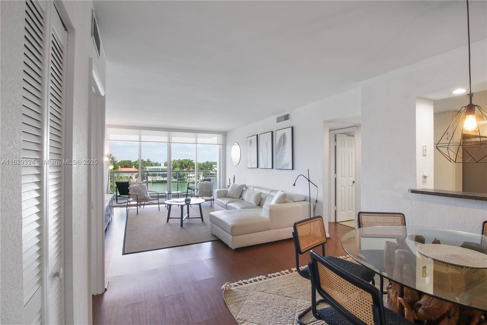 Miami Beach, FL 33140,5600 Collins Ave #5R