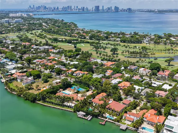 Miami Beach, FL 33140,5600 Collins Ave #5R
