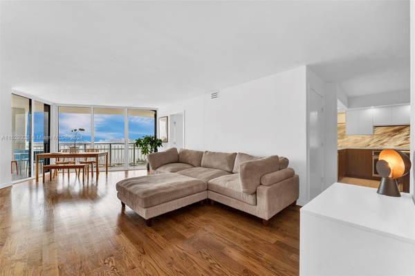 4000 Towerside Ter #2310, Miami, FL 33138