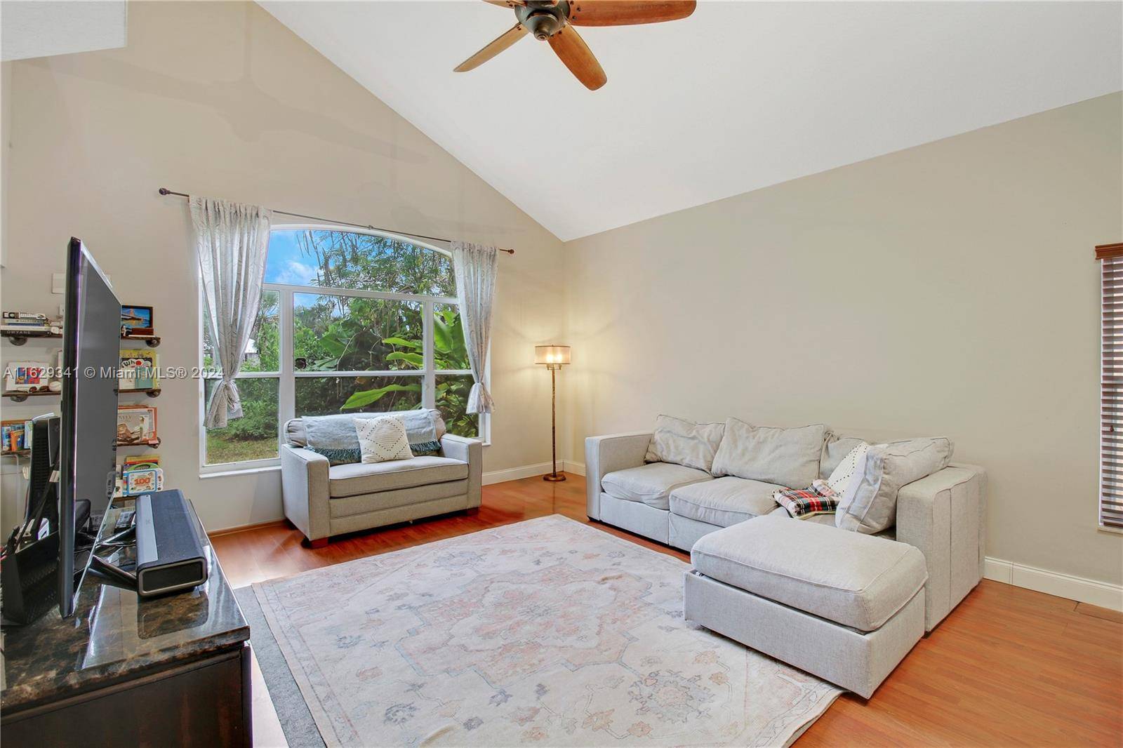 Riviera Beach, FL 33418,2038 Bonisle Cir