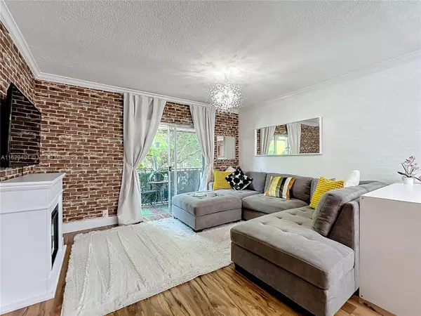 Pinecrest, FL 33156,6715 N Kendall Dr #710
