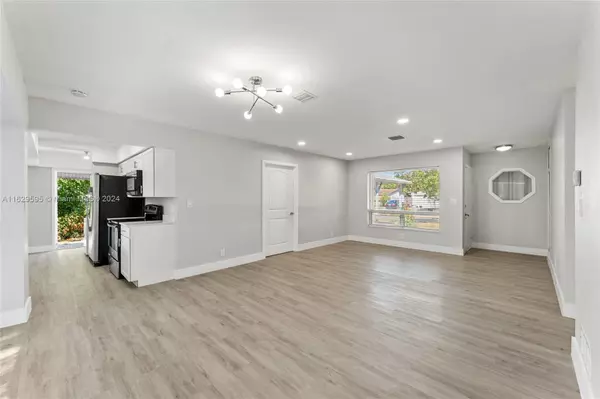 Pompano Beach, FL 33064,140 NE 25th Ct