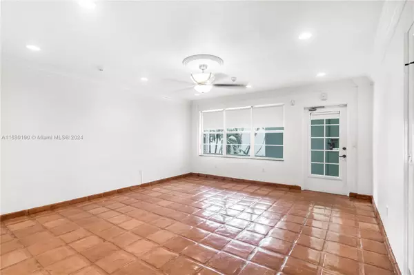 Miami Beach, FL 33139,1751 Washington Ave #2F