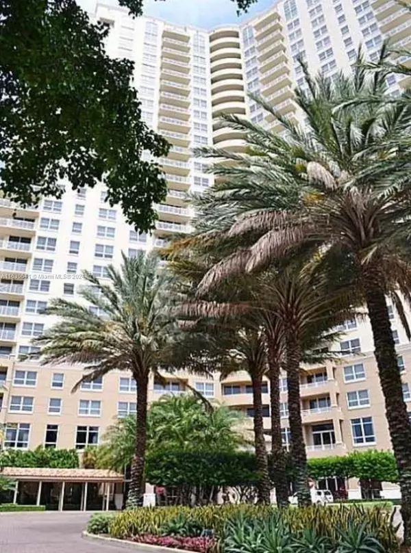 19501 W Country Club Dr #210, Aventura, FL 33180