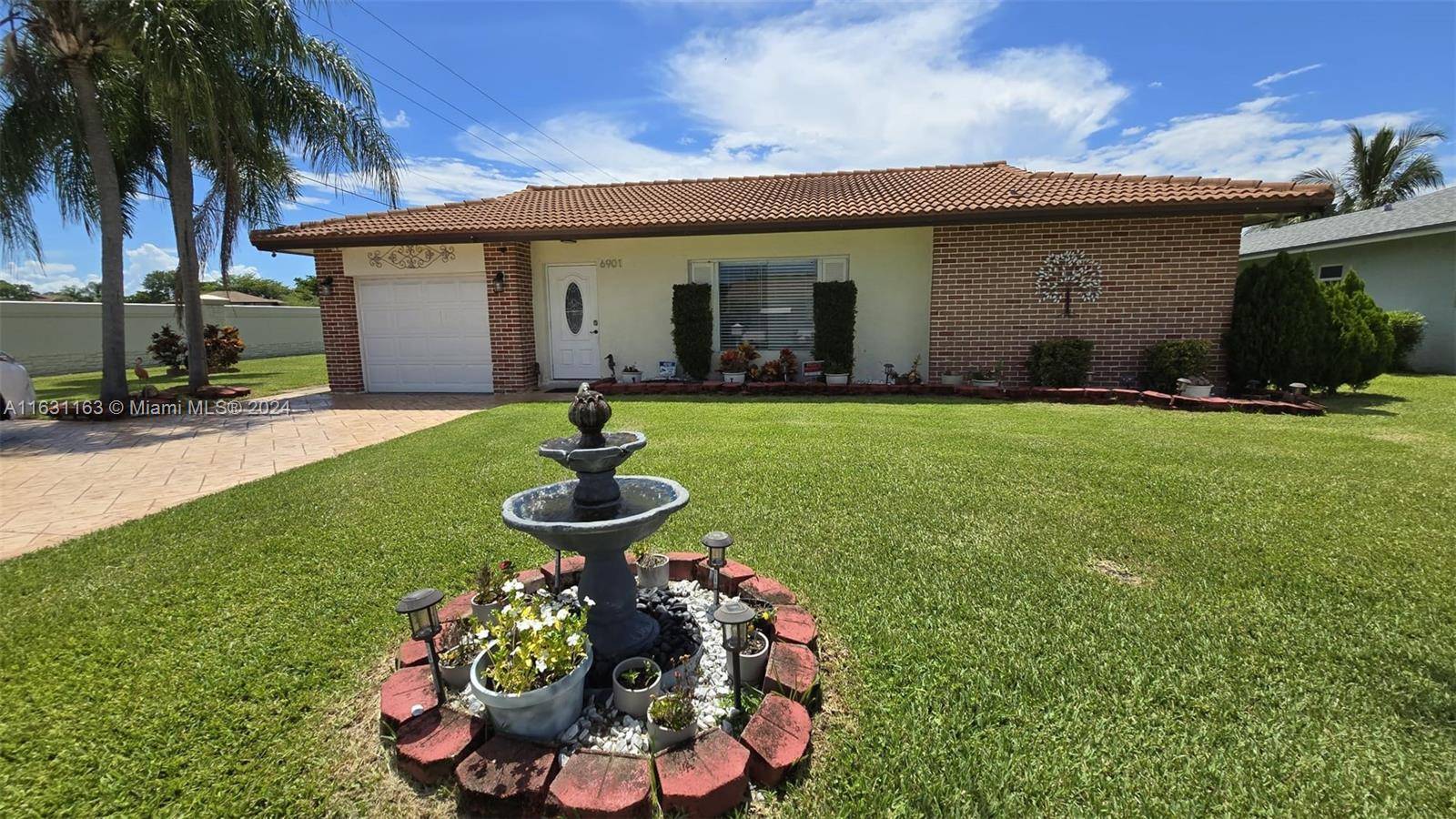 6901 NW 95th Ter, Tamarac, FL 33321