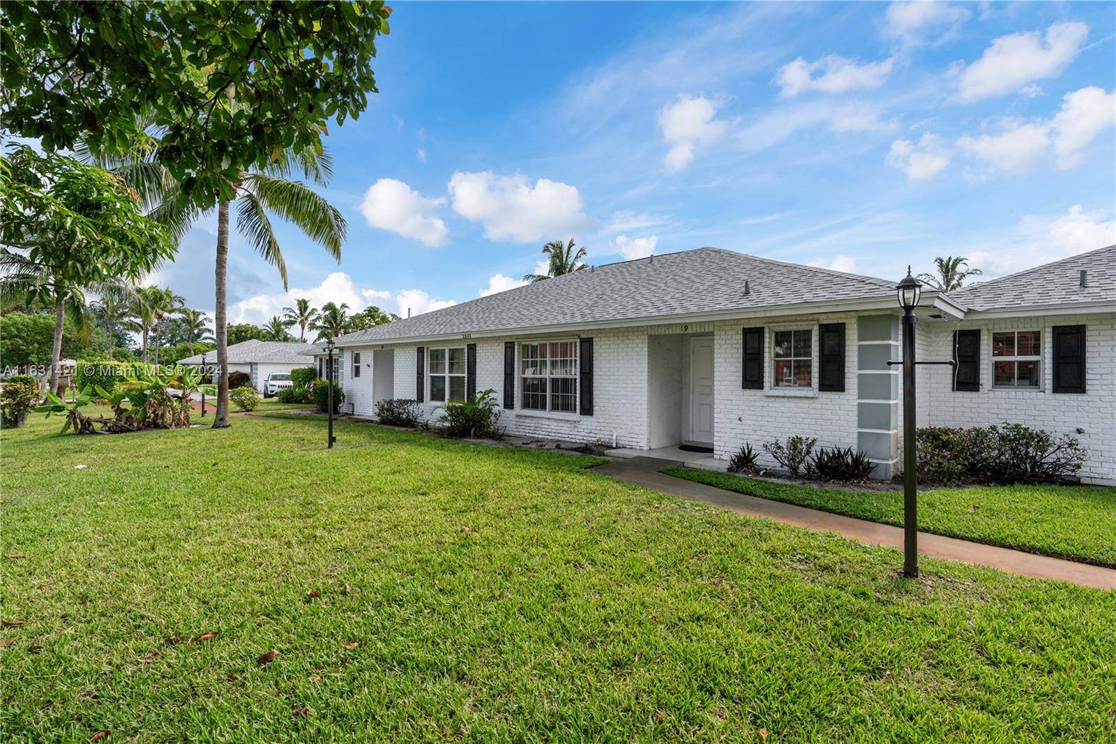 Boynton Beach, FL 33426,2840 SW 14th St #19