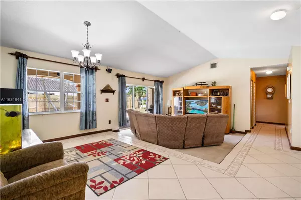 Miami, FL 33187,15383 SW 169th Ln